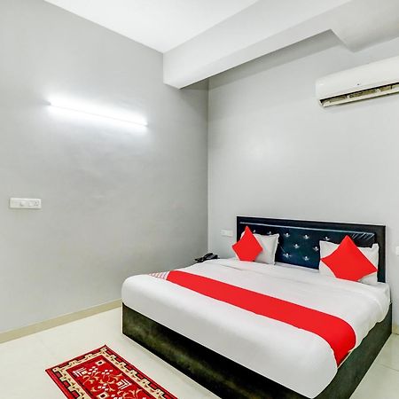 Hotel O Tokyo Chinhat Ngoại thất bức ảnh