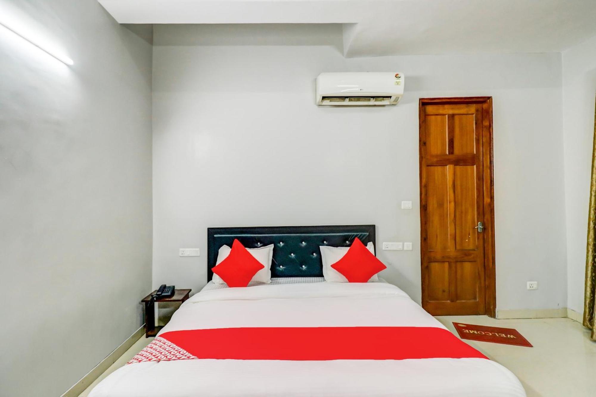 Hotel O Tokyo Chinhat Ngoại thất bức ảnh