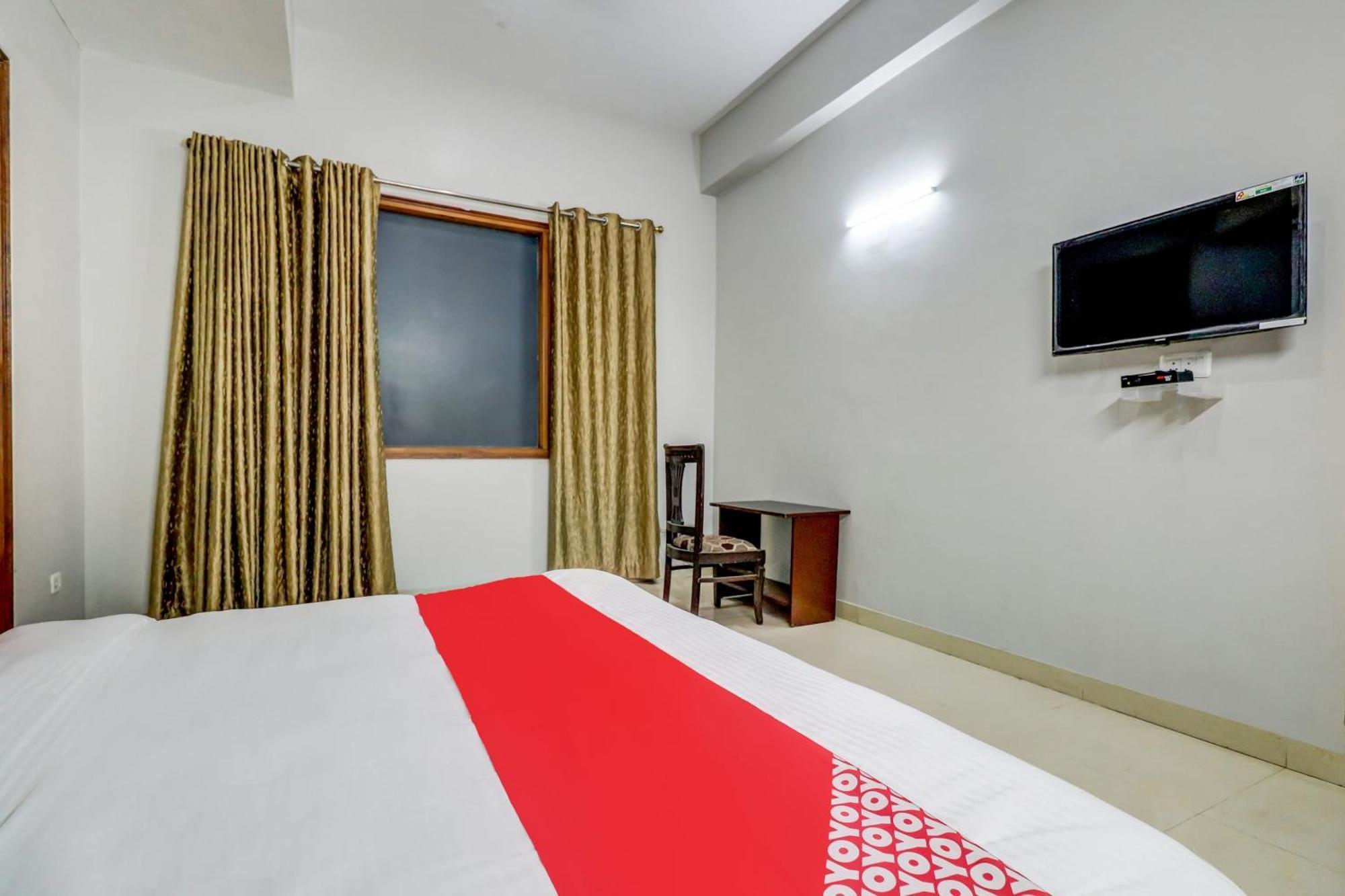 Hotel O Tokyo Chinhat Ngoại thất bức ảnh