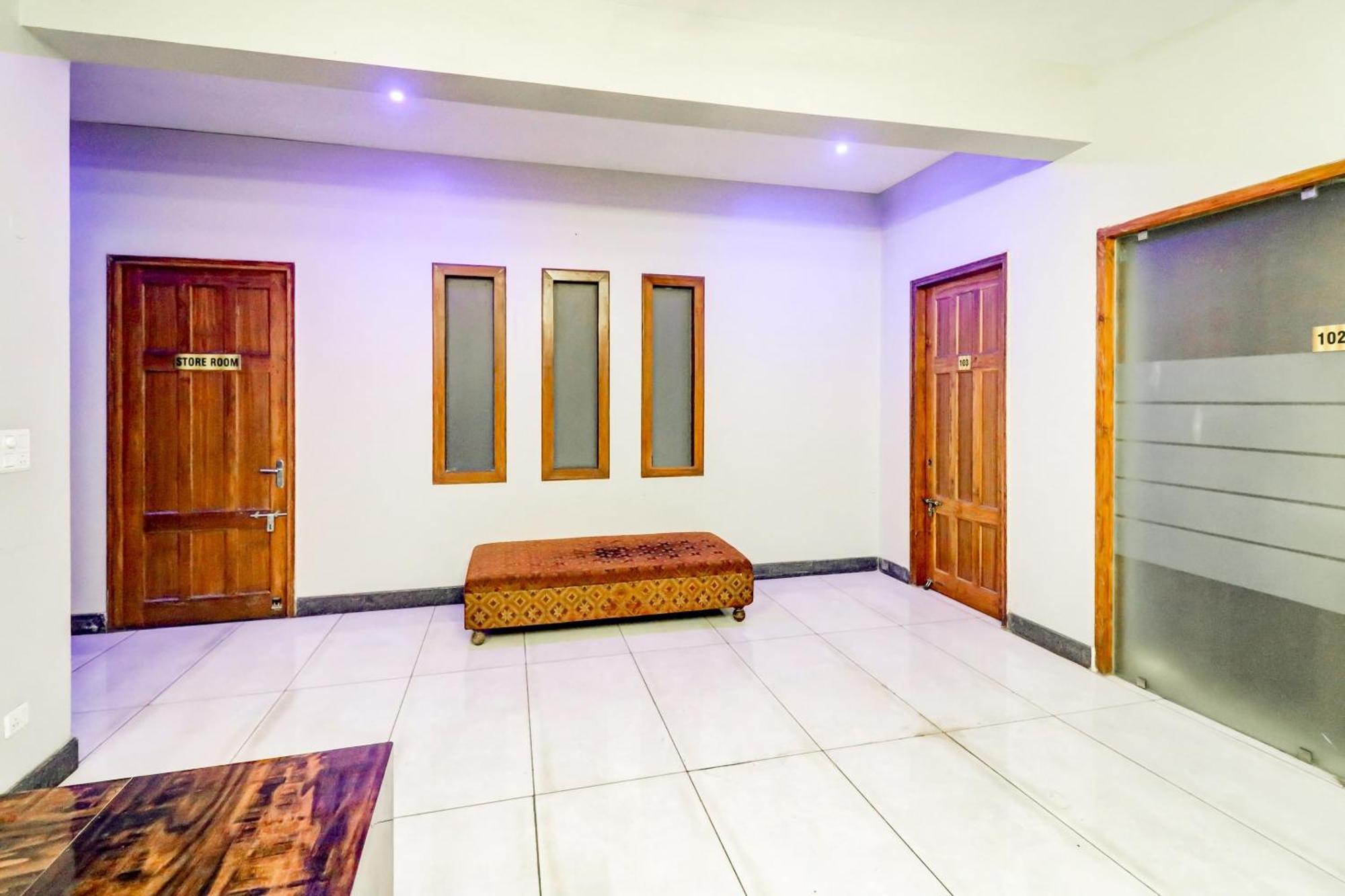 Hotel O Tokyo Chinhat Ngoại thất bức ảnh