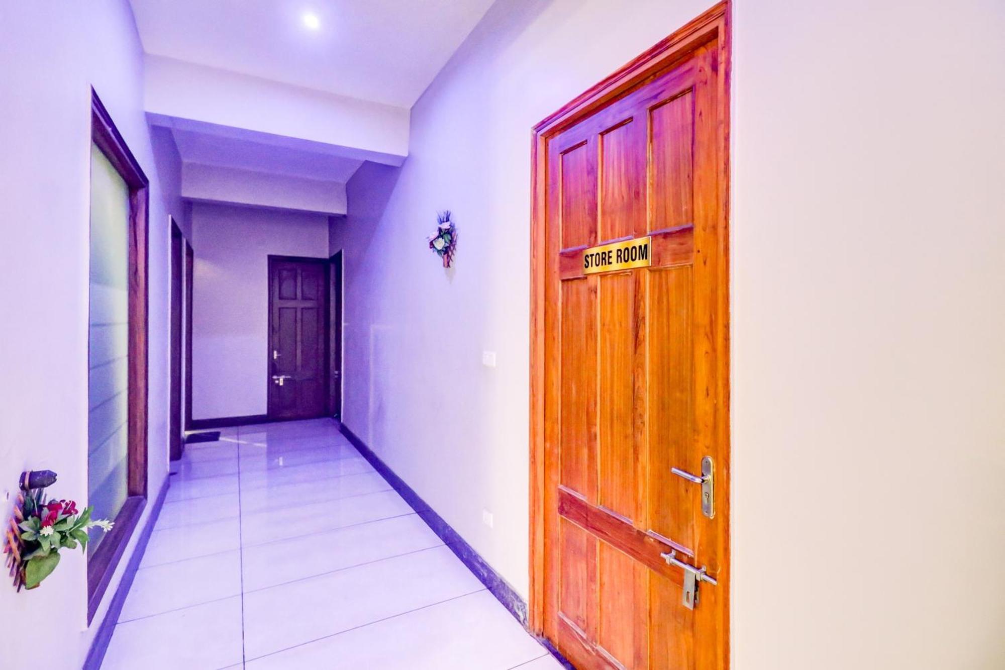 Hotel O Tokyo Chinhat Ngoại thất bức ảnh
