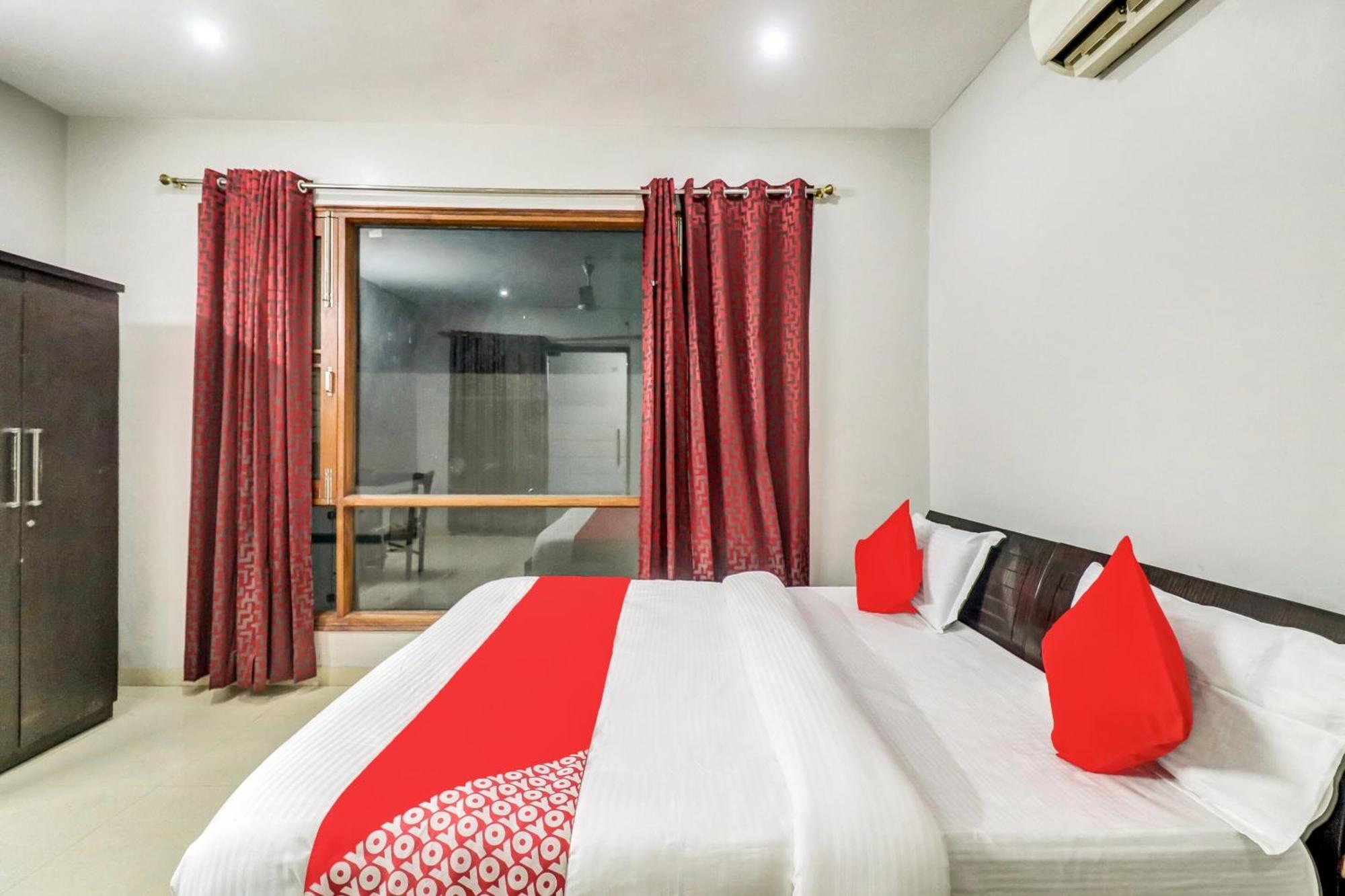 Hotel O Tokyo Chinhat Ngoại thất bức ảnh